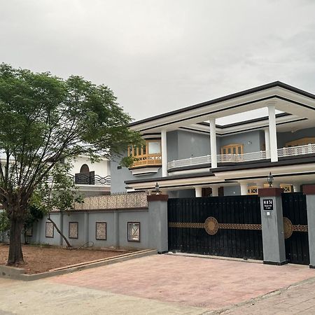 Royal Executive Inn Guest House Islamabad Esterno foto