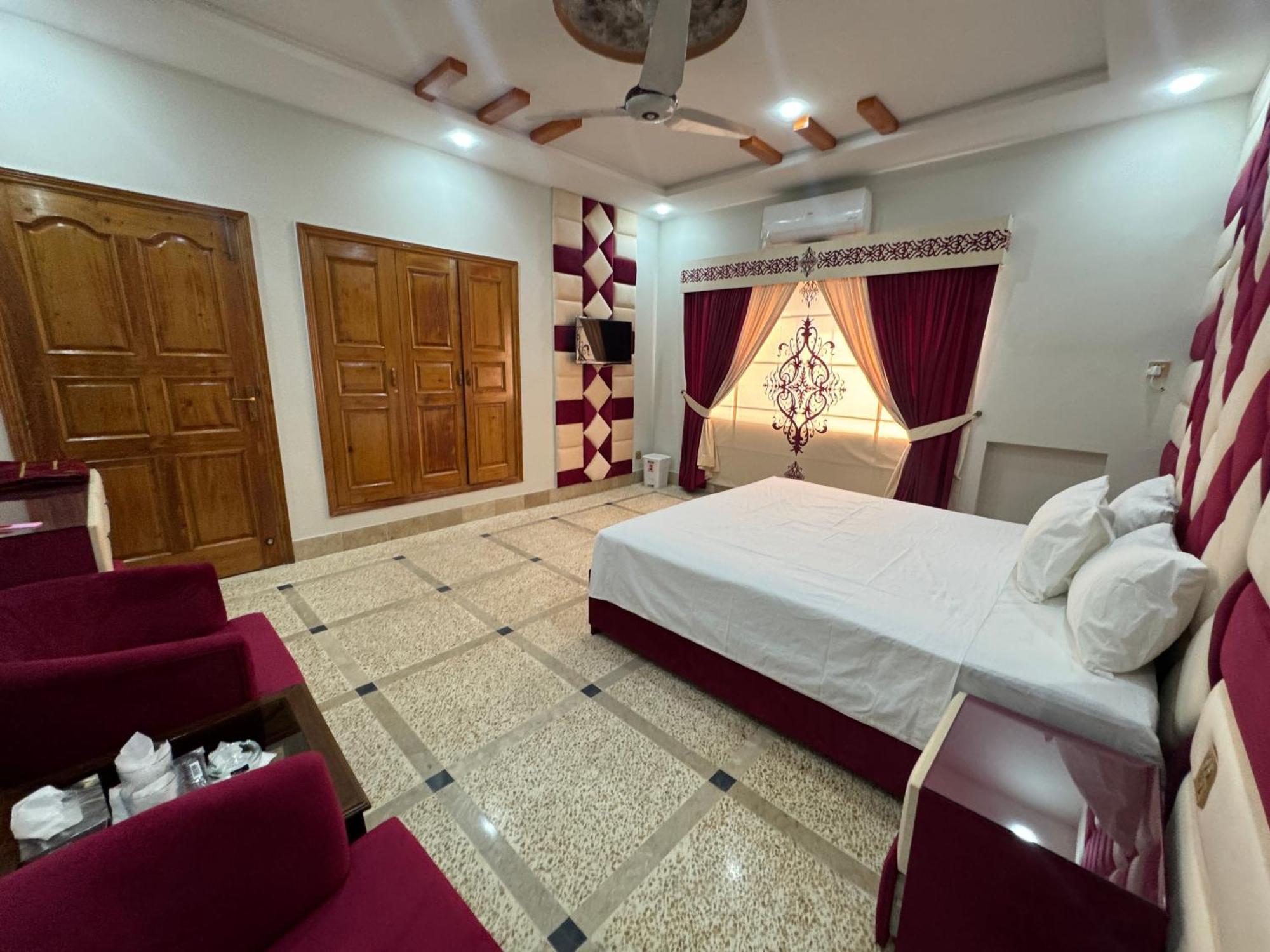 Royal Executive Inn Guest House Islamabad Esterno foto