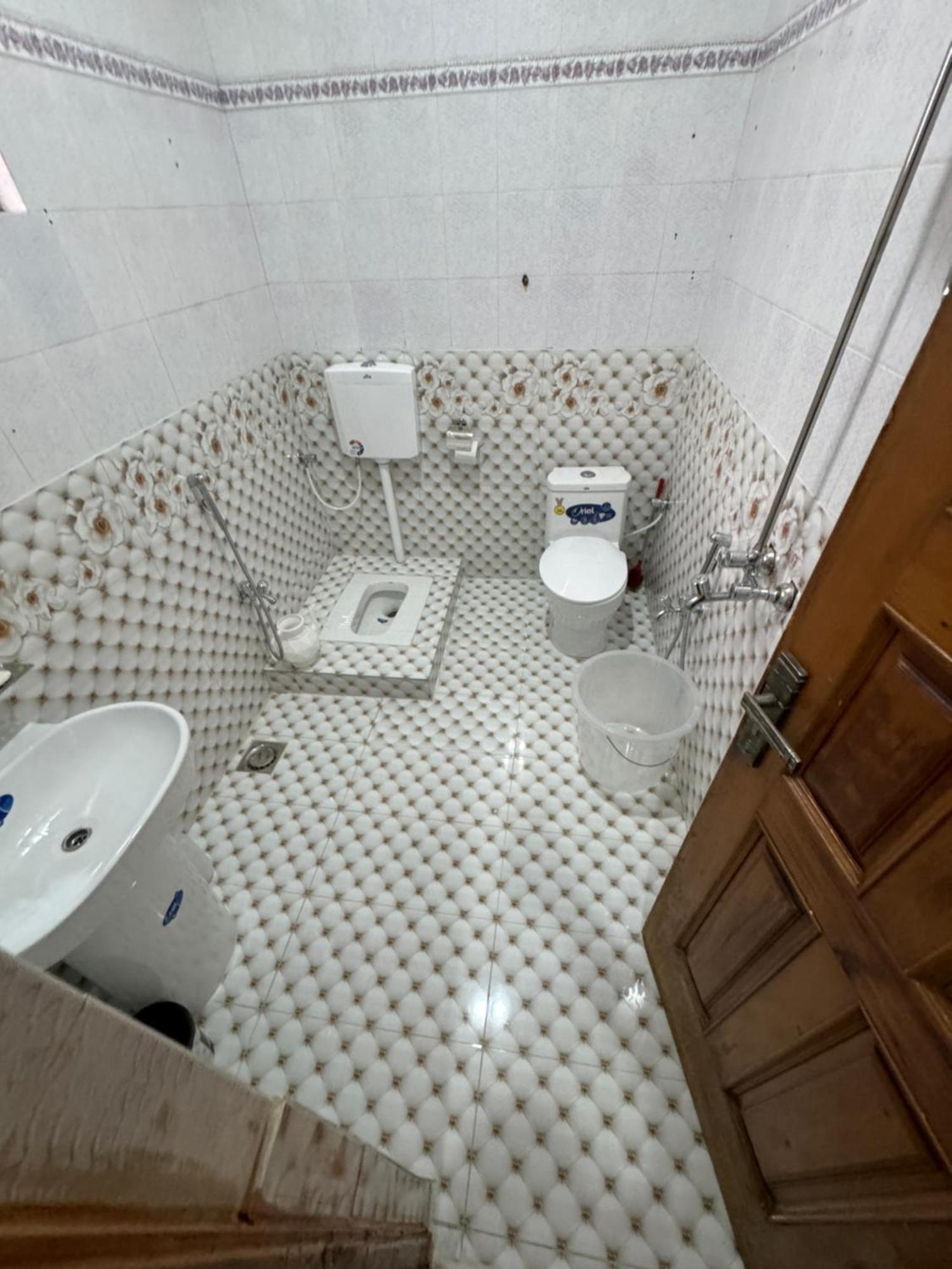 Royal Executive Inn Guest House Islamabad Esterno foto